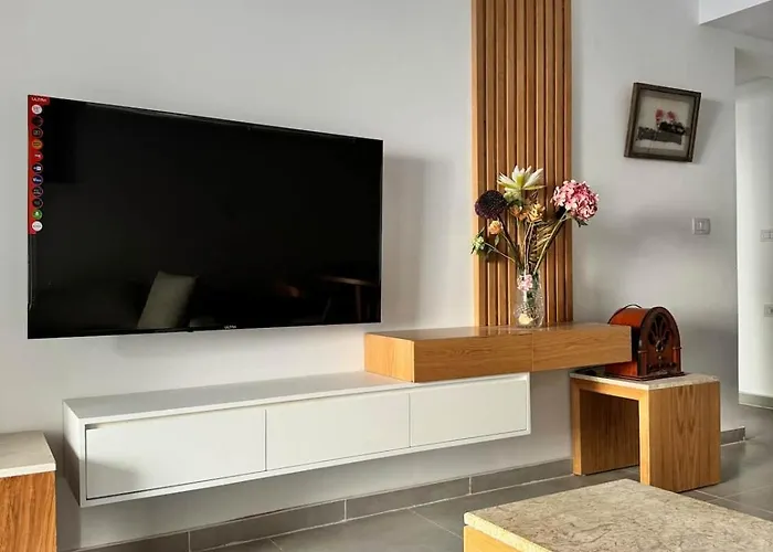 G04 One Bedroom Apart/balcony/fountain View Apartment *